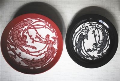 茅子芳的刻瓷作品《飛天》。